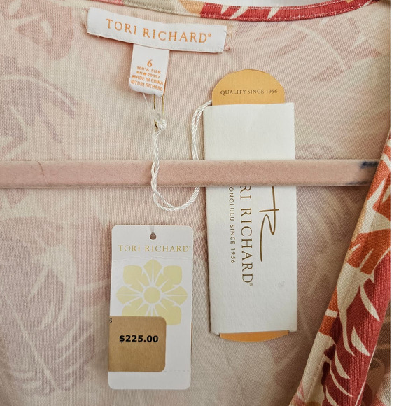 NWT Tori Richard Honolulu Oyster Adrift 100% Silk Wrap Dress Size 6 - Picture 2 of 9